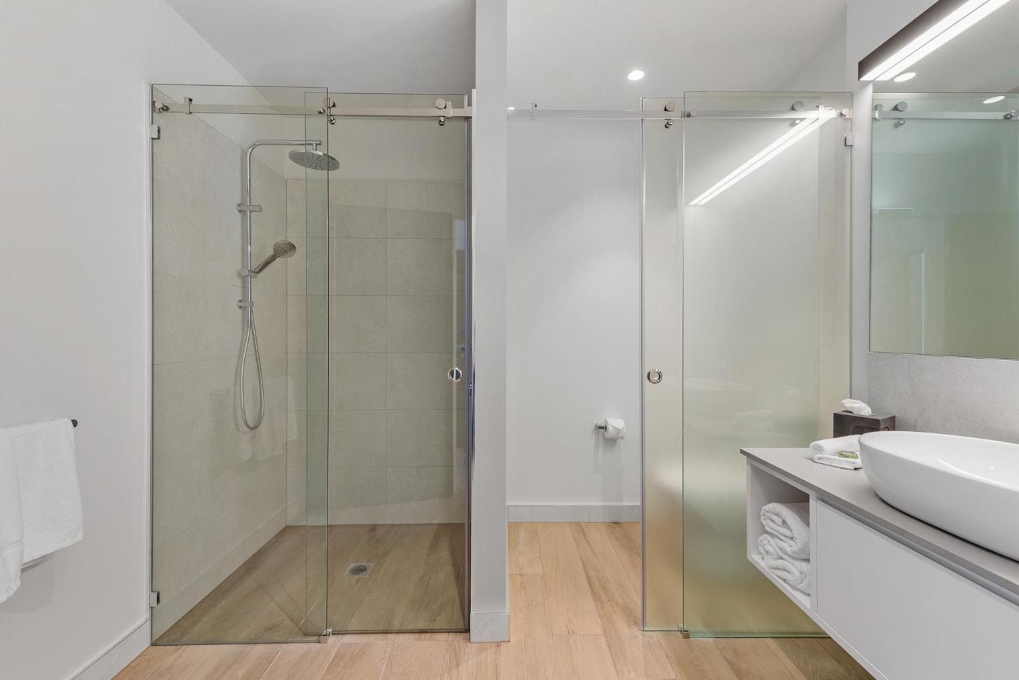 Peppers Silo Otel Launceston Dış mekan fotoğraf A shower enclosure