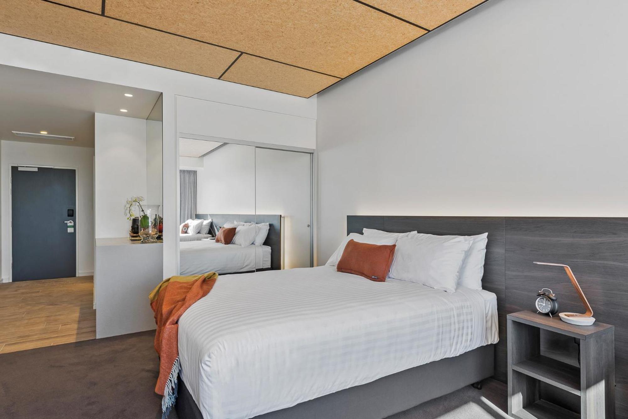 Peppers Silo Otel Launceston Dış mekan fotoğraf A bedroom at the hotel