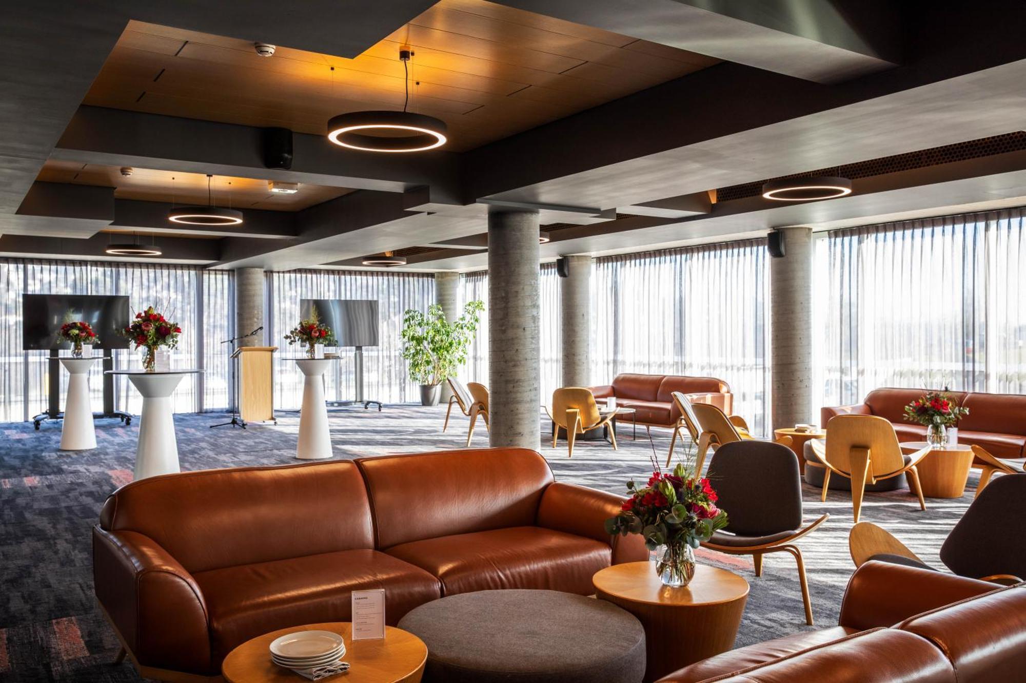 Peppers Silo Otel Launceston Dış mekan fotoğraf The lounge at the airport