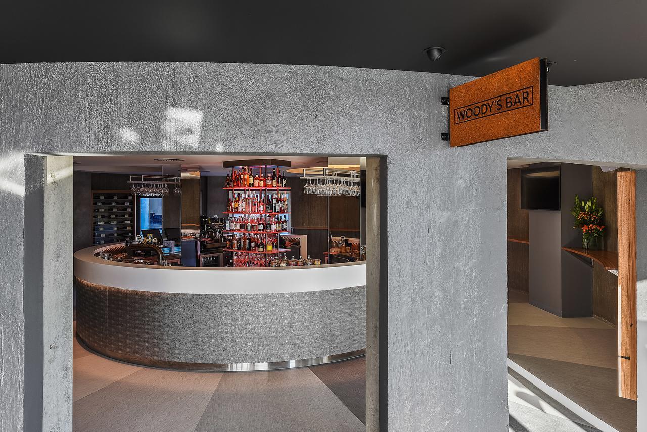 Peppers Silo Otel Launceston Dış mekan fotoğraf The bar at the entrance of the restaurant
