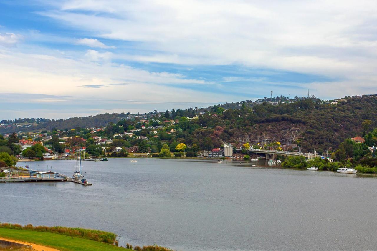 Peppers Silo Otel Launceston Oda fotoğraf View of the Swan River from the Perth Hills